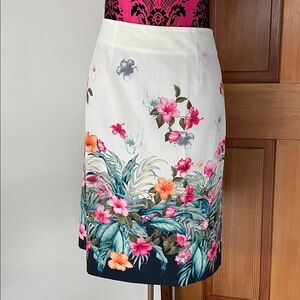 Tommy Bahama Hibiscus’s print Skirt size 8